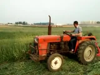 Rasaerba con presa di forza montata su trattore